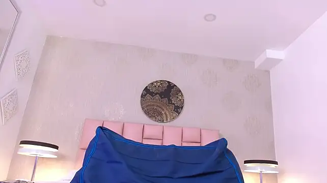 IsabelleDaza webcam