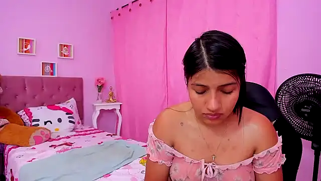 zara_cute live cam on StripChat