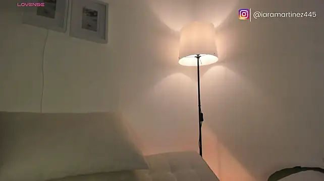 iara_martinez live cam on StripChat