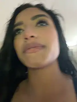 AlinaArgii live cam on StripChat