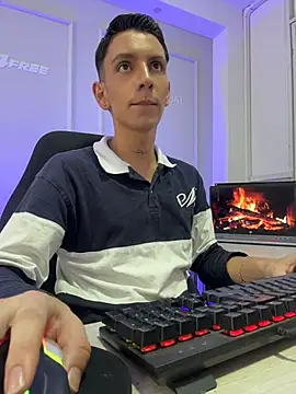 Liam_Fiire webcam