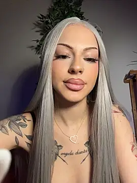 DollyRuby live cam on StripChat