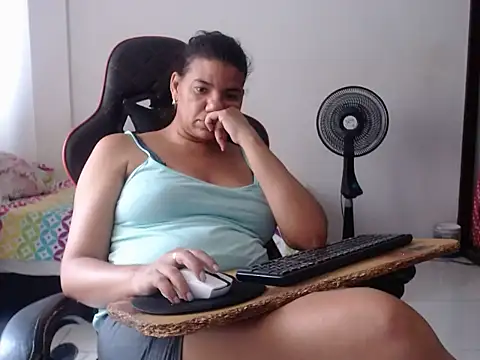 Adriana_0312 webcam