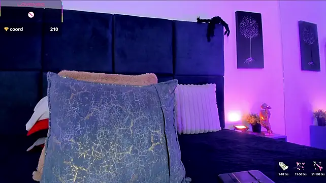 april_jones05 live cam on StripChat