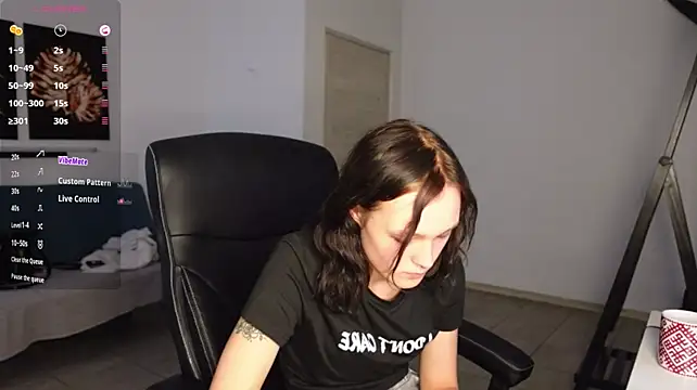 Chloe_Bannet live cam on StripChat