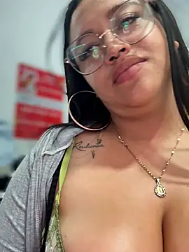 Mia_Risky-1 webcam