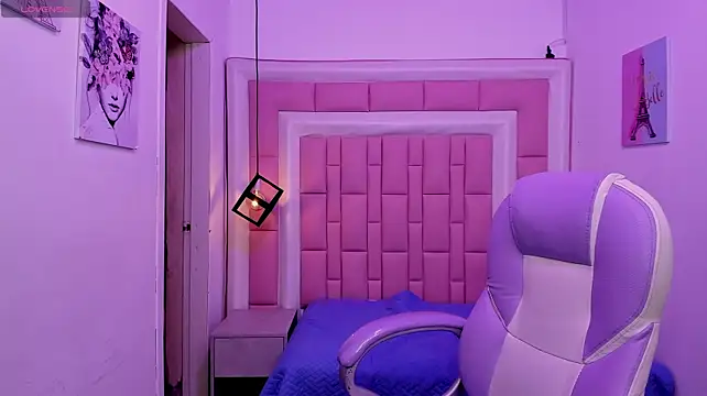 CryBabyVelvet webcam