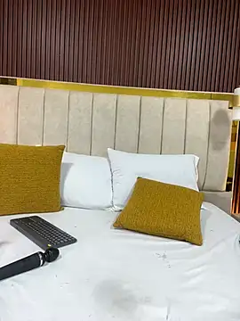 AnitaMore_ webcam