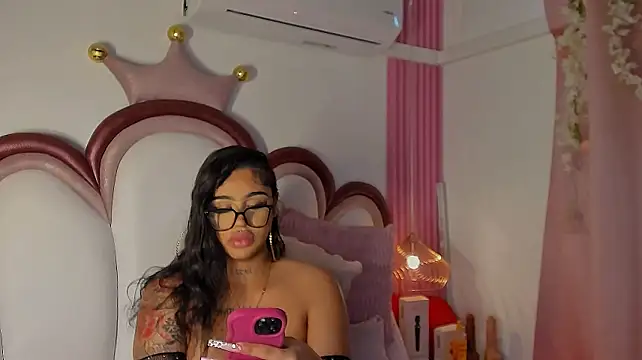 Mia_Jansen live cam on StripChat