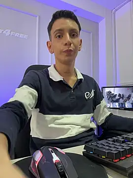 Liam_Fiire webcam