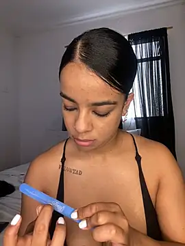 trianawhite live room snapshot on Stripchat