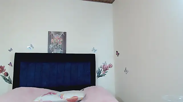 ANDRYXS100 live cam on StripChat