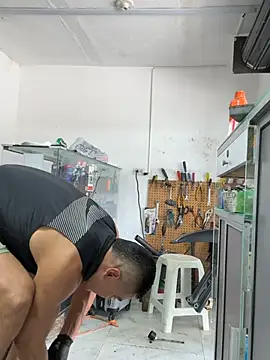 paul22cm- (Ask my age) - Caress my sexy body!!