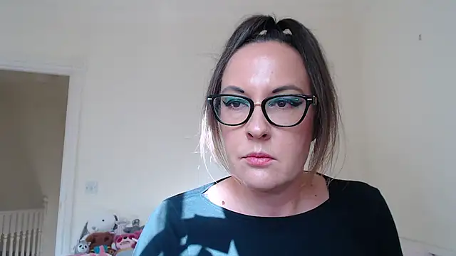 Humiliatrixxxx live cam on StripChat