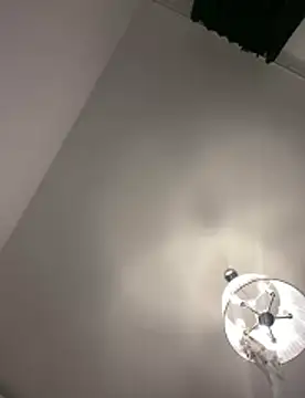 SophieeCharm live cam on StripChat