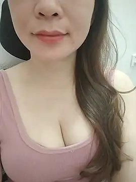 Snail_niE live cam on StripChat