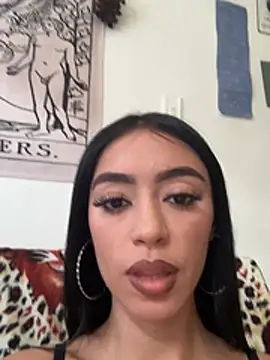 rosemariebby live cam on StripChat