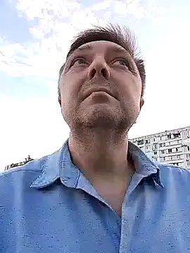 pokaz2020 (M mature) - A naked walk in the stairwell