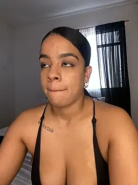 trianawhite live cam on StripChat
