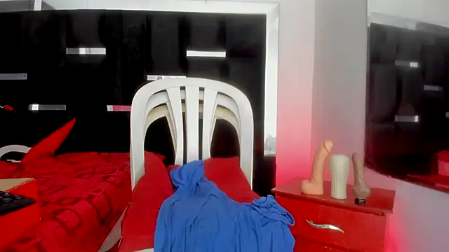 Dollperverthot live cam on StripChat