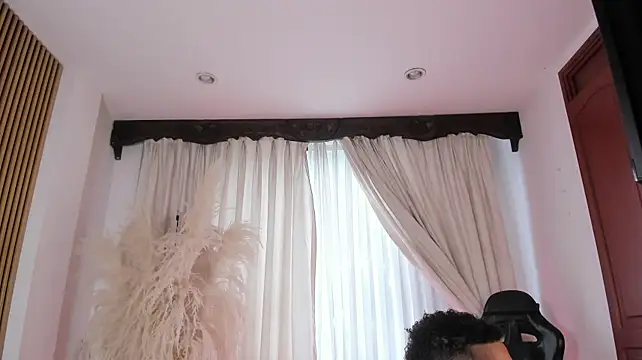 JulienSaint live sex cam