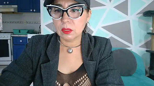 SweetCatheryne live cam on StripChat