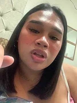 blare_Monica webcam