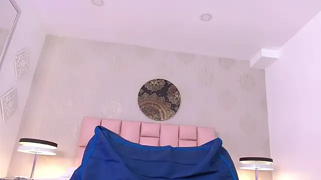 IsabelleDaza webcam