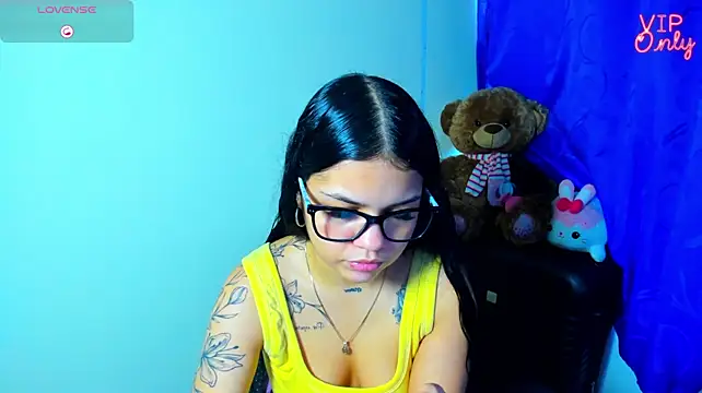 angelina_77 live cam on StripChat