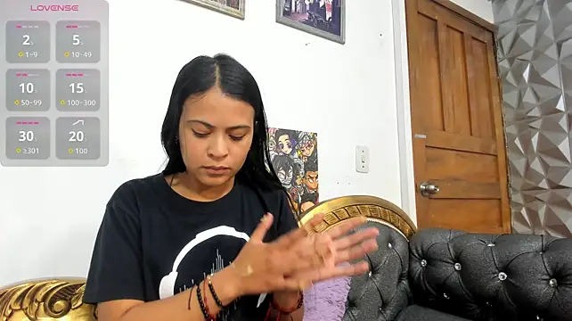 LITTLE-NESSA webcam