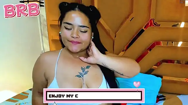 Violett_Cinnamon webcam