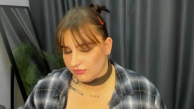 NikkiSummer webcam