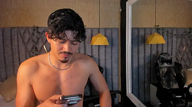 NicolaiKarav live cam on StripChat