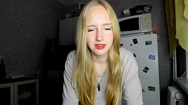 Mia_Azart