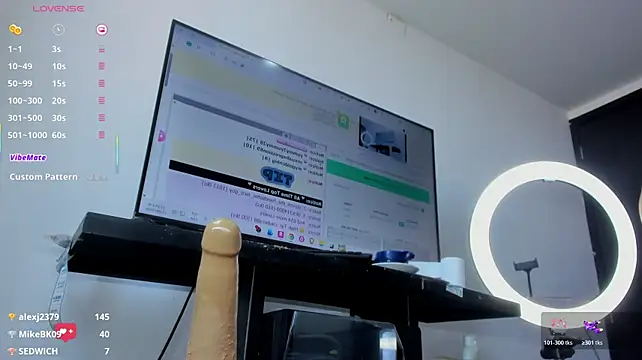 Alicia_Whitee webcam