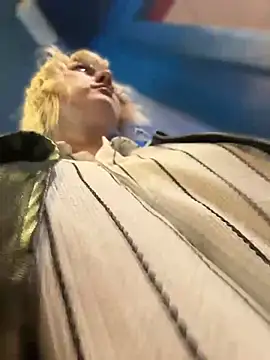 RonnieKiss webcam