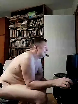pokaz2020 (M mature) - A naked walk in the stairwell