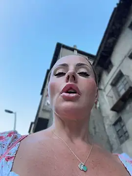 emasalis (Ask my age) - Hellooo