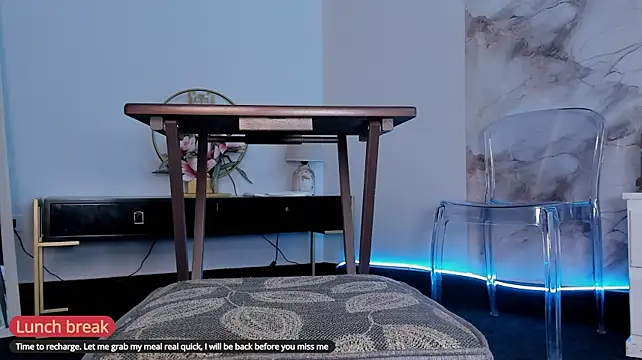 Maddyluxe webcam