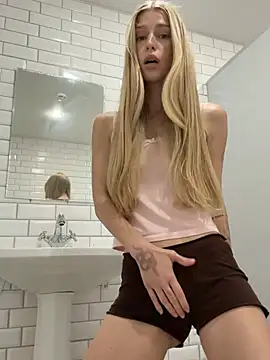 kira_mia webcam