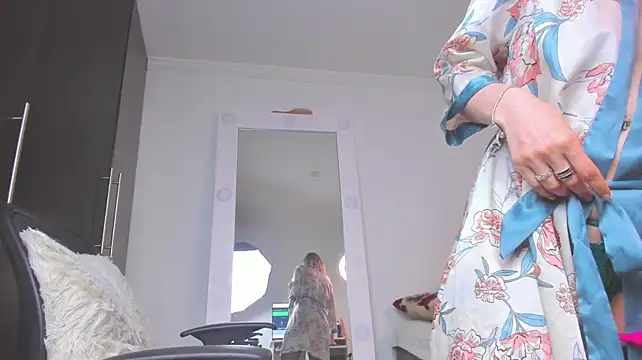 SharonVelvet webcam