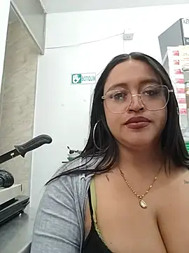 Mia_Risky-1 webcam