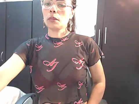Dimar83 live cam on StripChat