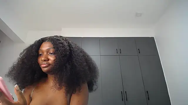 Pretty_Liya08 live cam on StripChat