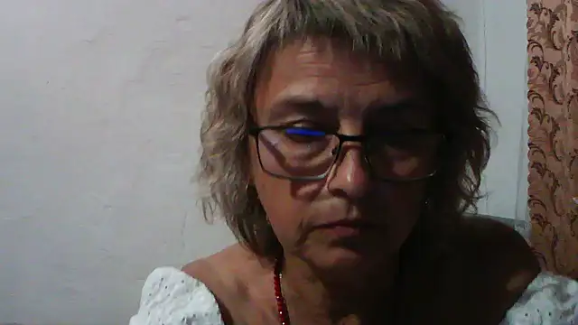 ElizabethGorden live cam on StripChat