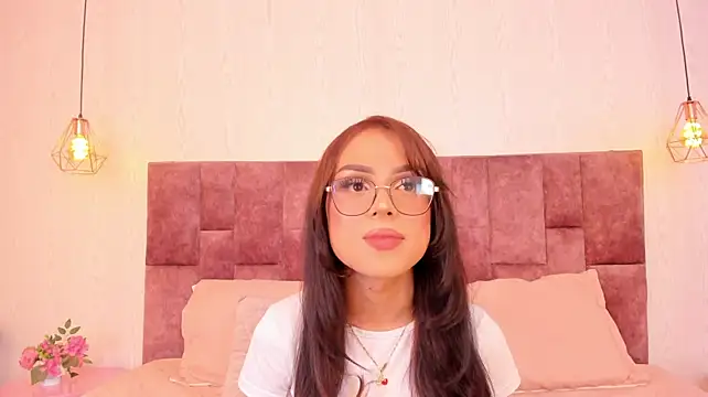 SamanthaFairyy live cam on StripChat