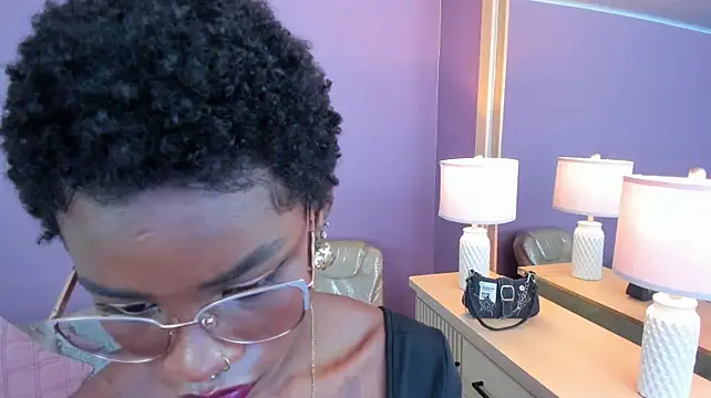 amber-hill live cam on StripChat