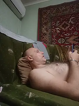 Holes_Fucker live cam on StripChat