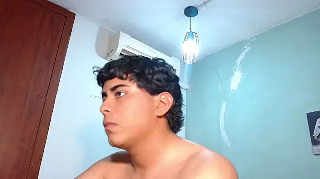 stefano_piero live cam on StripChat