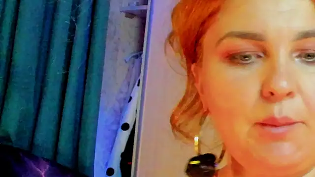 CoraSwon live cam on StripChat